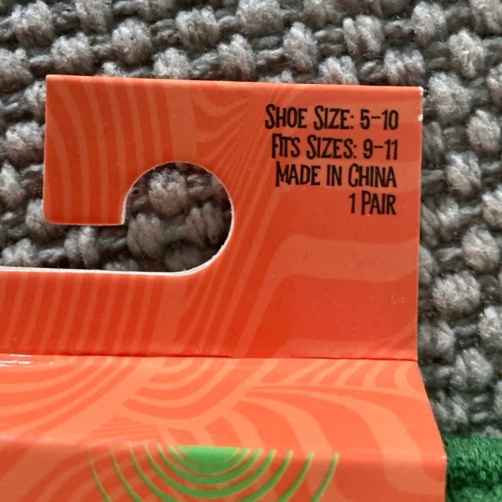NWT Disney Mickey Mouse Pumpkin 🎃 crew socks